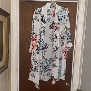 Melissa McCarthy Floral Print Robe - White, Red, Blue